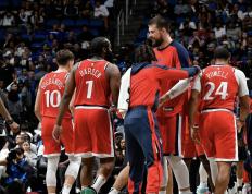 PG电子线上登入-快船击败湖人：乔治绝杀带走胜利