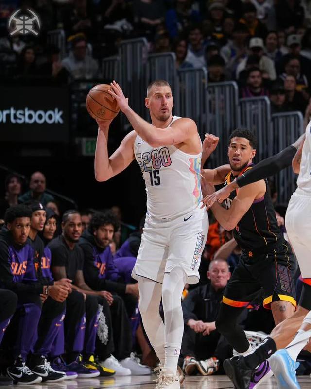 PG电子官网-包含掘金难敌马刺，约基奇再次成为全队得分王的词条