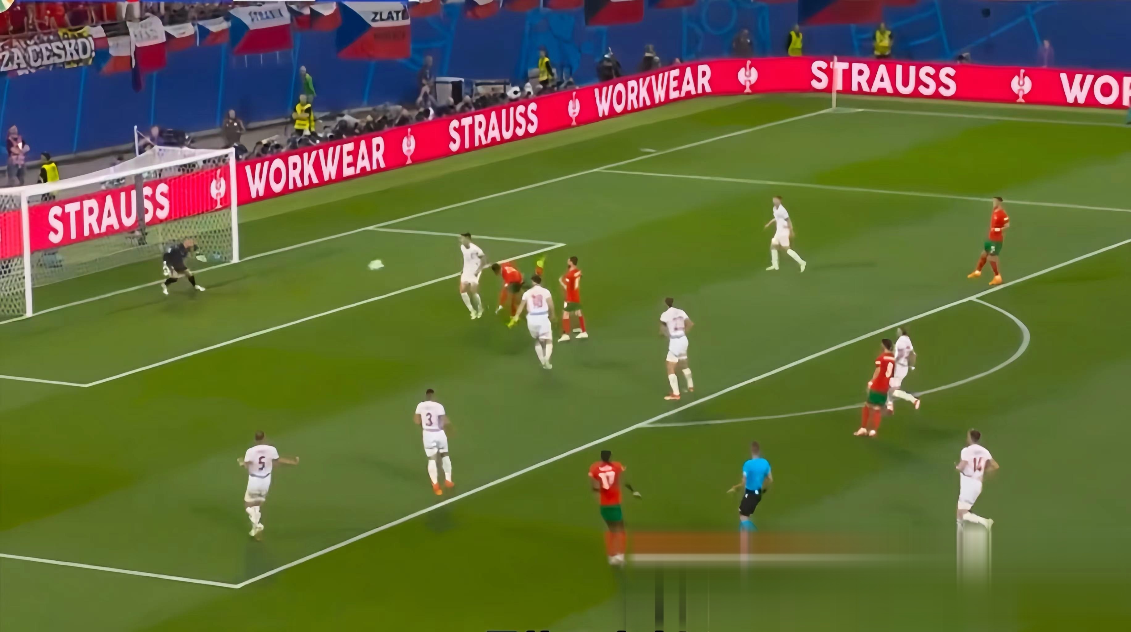 PG电子官网-包含欧洲杯:葡萄牙对德国的比赛以2-4告终的词条