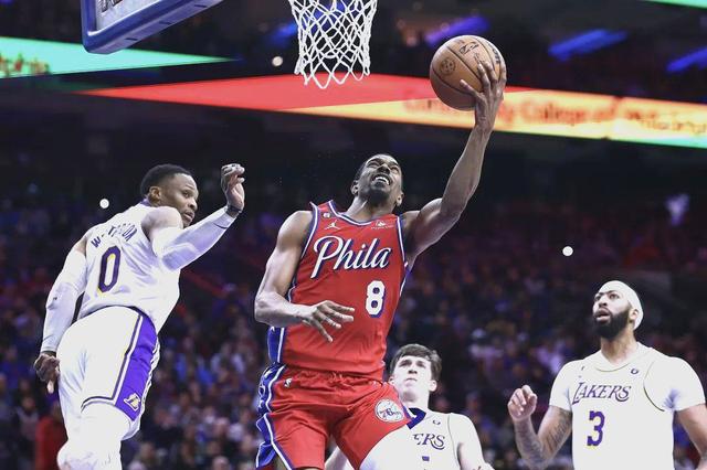 PG电子线上登入-76人击败湖人豪取十连胜