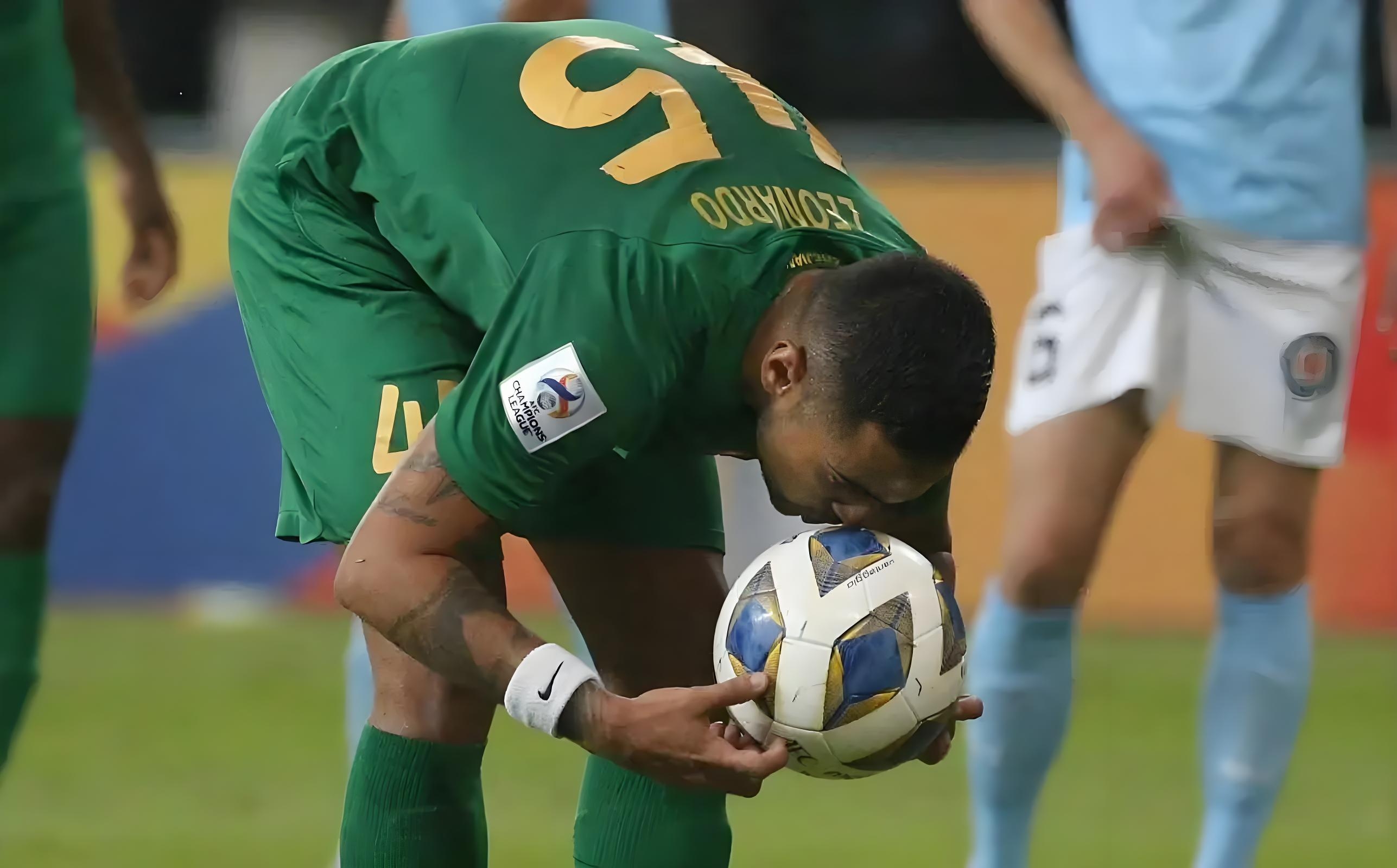 PG游戏官网登录入口-国际足球盛宴即将打响，球员备战纷纷发声