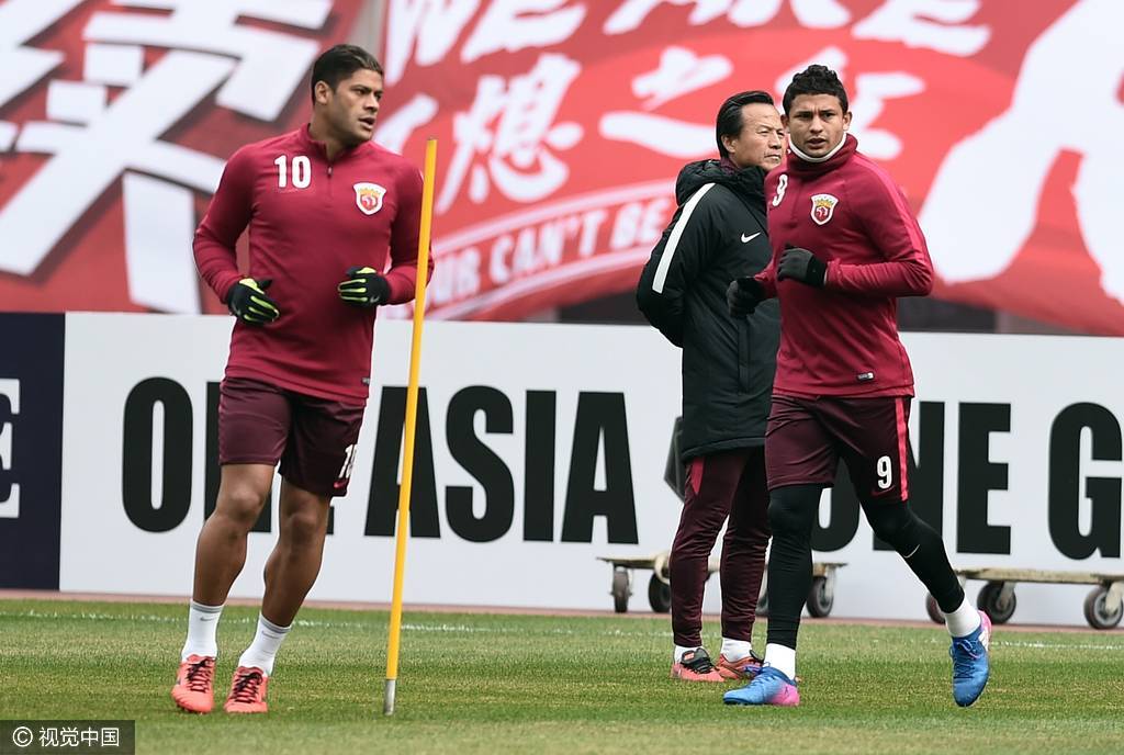 PG电子线上登入-上港队长领队备战亚冠比赛，誓夺冠军