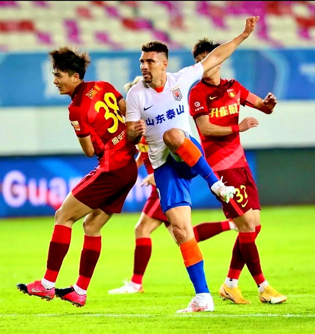 PG Soft Gaming-足球联赛打响激烈战役，球队实力悬殊